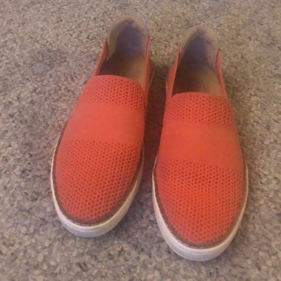 Slip on shoes - Picture 1 of 6